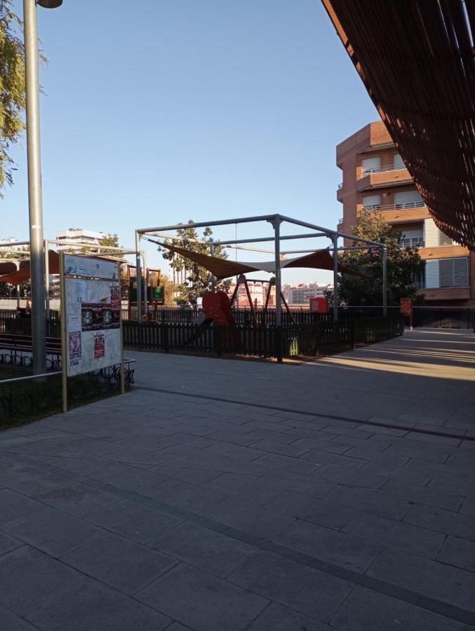 Ahllenrock Como Un Hotel, Pero Solo Para Ti Cornellà de Llobregat Exterior foto